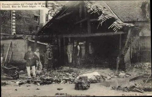 Ak Elbeuf Seine Maritime, Ravages causes par l'orage 1908, Rue du Thuit Anger