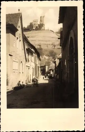 Foto Ak Schriesheim an der Bergstraße, Straßenpartie, Burg