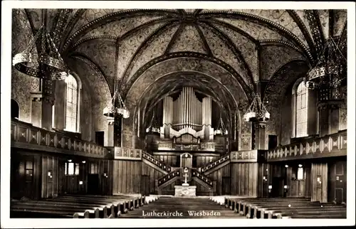 Ak Wiesbaden in Hessen, Lutherkirche, Innenansicht, Orgel