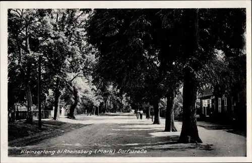 Ak Kleinzerlang Rheinsberg in der Mark, Dorfstraße