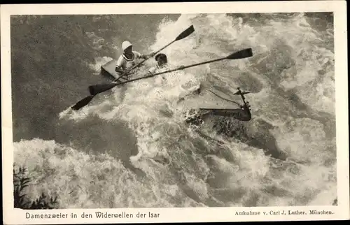 Ak Damenzweier in den Widerwellen der Isar, Kajak