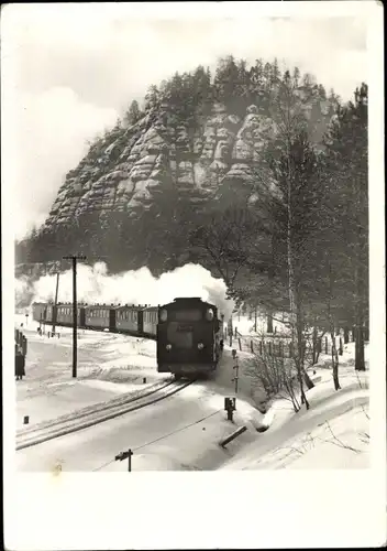 Ak Oybin in der Oberlausitz, Zittauer Gebirge im Winter, Schmalspurbahn, Dampflok