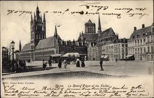 Ak Ypres Ypern Flandern, La Grand Place et les Halles