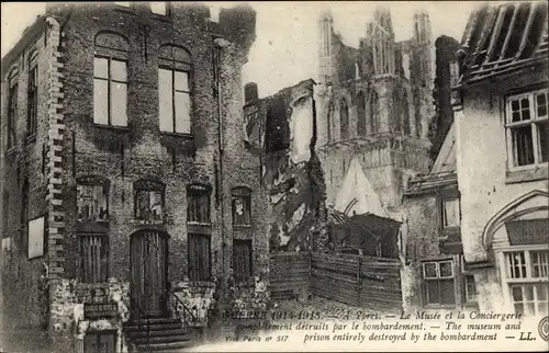 Ak Ypres Westflandern Belgien, Musee et la Conciergerie, Kriegszerstörung