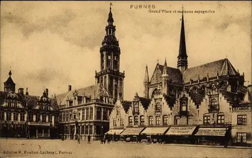 Ak Furnes Veurne Westflandern, Grand'Place et maisons espagnoles