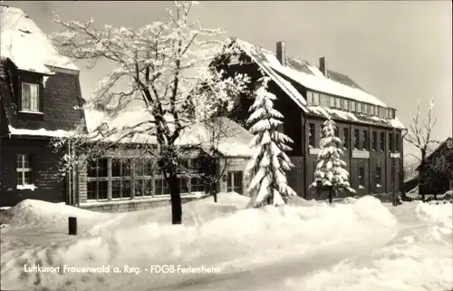 Ak Frauenwald am Rennsteig Ilmenau in Thüringen, FDGB Ferienheim, Winter
