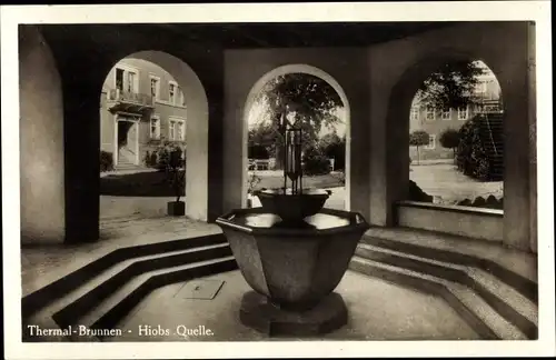 Ak Thermalbad Wiesenbad im Erzgebirge, Thermalbrunnen, Hiobs-Quelle