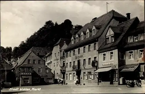 Ak Stadt Wehlen sächs. Schweiz, Markt, Rathaus, Geschäft Reiseandenken
