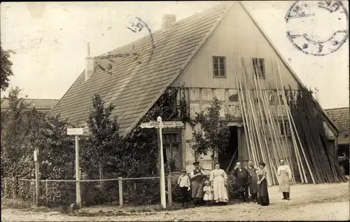 Foto Ak Moorhausen St Jürgen Vierhausen Lilienthal Niedersachsen, Dachdeckerei?, Anwohner