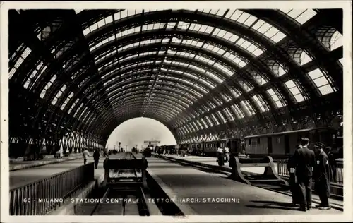 Ak Milano Mailand Lombardia, Stazione Centrale, Innenansicht