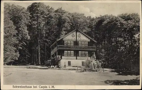 Ak Carpin Mecklenburgische Seenplatte, Schweizerhaus mit Kriegerdenkmal