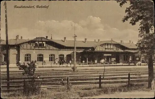 Ak Neudietendorf Nesse Apfelstädt Thüringen, Bahnhof, Gleisseite