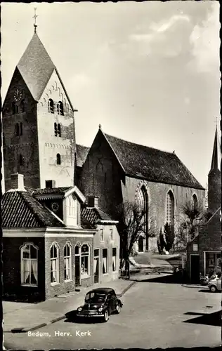 Ak Bedum Groningen Niederlande, Herv. Kerk, Auto