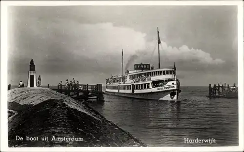 Ak Harderwijk Gelderland, De boot uit Amsterdam