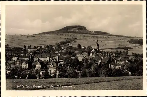 Ak Schlettau im Erzgebirge, Gesamtansicht mit Scheibenberg