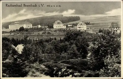 Ak Bad Brambach im Vogtland, Radiumbad, Totalansicht