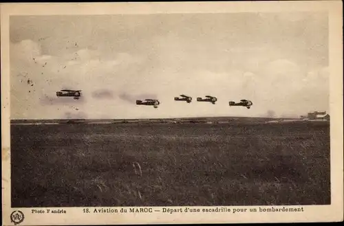 Ak Marokko, Marokkanische Militärflugzeuge, depart d'un escadrille pour un bombardement