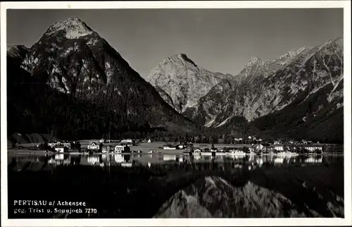 Ak Pertisau Eben am Achensee in Tirol, Panorama, Blick gegen Trist u. Sonnjoch, Häuser