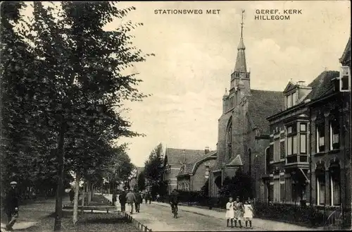 Ak Hillegom Südholland Niederlande, Stationsweg met Geref. Kerk