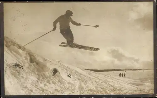 Ak Feldberg im Schwarzwald, Skifahrer bei der Abfahrt