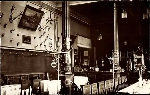 Foto Ak Pirna an der Elbe, Bahnhofswirtschaft, Innenansicht, Bahnhof