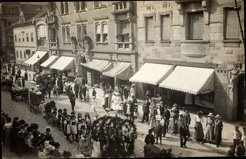 Foto Ak Pirna an der Elbe, Festumzug in der Stadt