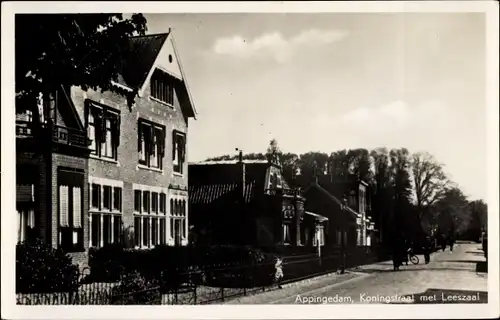 Ak Appingedam Groningen Niederlande, Koningstraat met Leeszaal