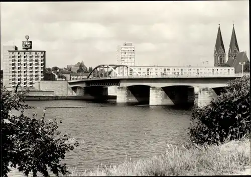 Ak Frankfurt an der Oder, Blick vom polnischen Ufer der Oder, Brücke