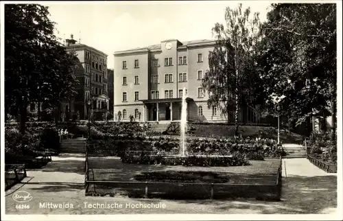 Ak Mittweida Sachsen, Technische Hochschule mit Springbrunnen im Garten