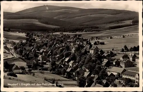 Ak Neudorf Sehmatal im Erzgebirge, Panorama mit Fichtelberg
