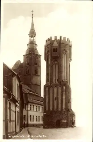 Ak Tangermünde in Sachsen Anhalt, Hühnerdorfer Tor, Kirche, Turm