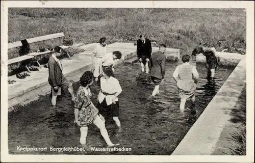 Ak Berggießhübel in Sachsen, Wassertretbecken, Kneippkurort