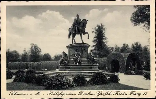 Ak Schwerin in Mecklenburg, Schlossgarten, Denkmal Großh. Friedrich Franz II.