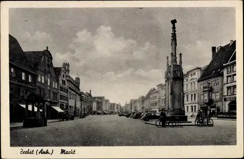 Ak Zerbst in Anhalt, Marktplatz, Gasthaus, Denkmal