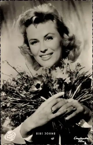 Ak Schauspielerin Bibi Johns, Portrait, Blumenstrauß