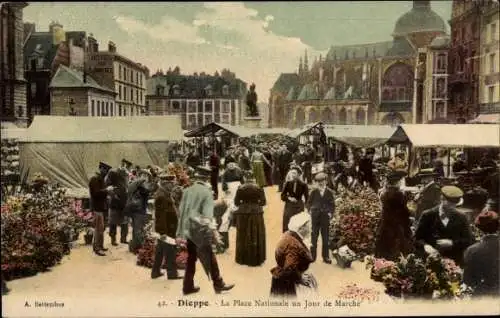 Ak Dieppe Seine Maritime, La Place Nationale un Jour de Marche