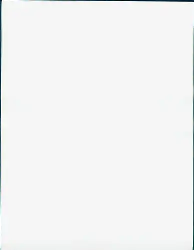 Foto Erotik, stehender Frauenakt, Busen