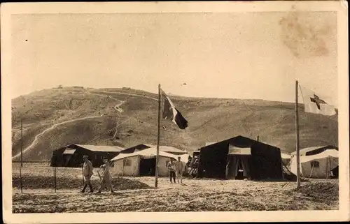 Ak Dar Caid Medbah Marokko, Ambulance de campagne, vue générale, bannière française et croix rouge