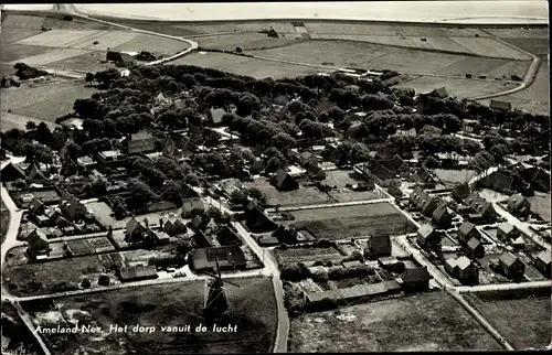 Ak Nes Ameland Friesland Niederlande, Het dorp vanuit de lucht