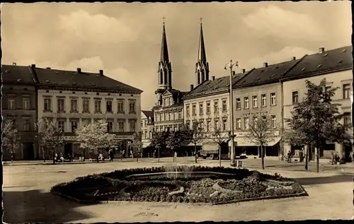 Ak Oelsnitz im Vogtland, Ernst-Thälmann-Platz, Brunnen