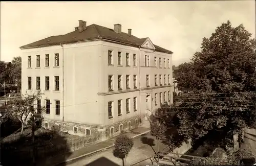 Ak Erlbach im Vogtland Sachsen, Blick auf die Oberschule