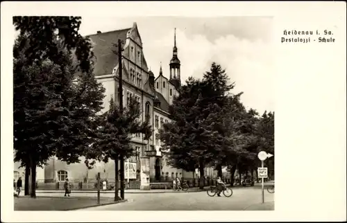 Ak Heidenau in Sachsen, Pestalozzi Schule