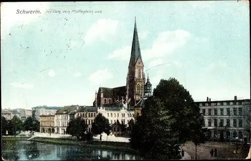Ak Schwerin in Mecklenburg, Dom vom Pfaffenteich aus gesehen