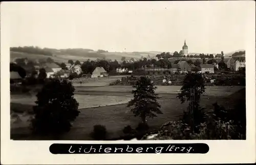 Foto Ak Lichtenberg im Erzgebirge, Ortsansicht mit Kirche