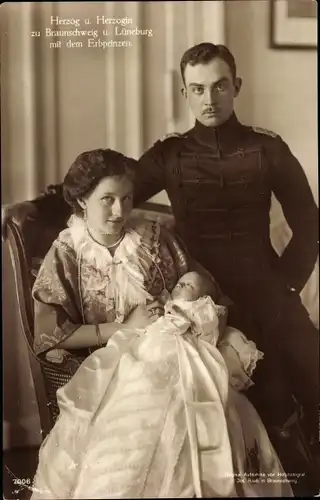 Ak Herzog Ernst August zu Braunschweig und Lüneburg, Herzogin Viktoria Luise, Erbprinz Ernst August