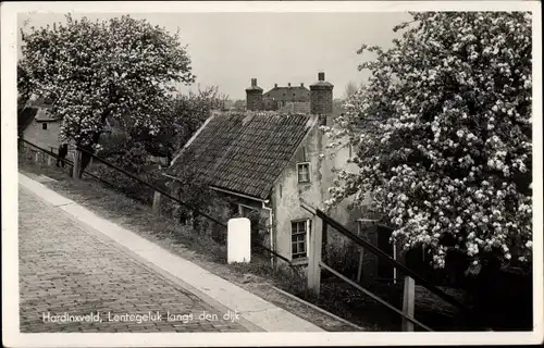 Ak Hardinxveld Südholland, Lentegeluk langs den dijk