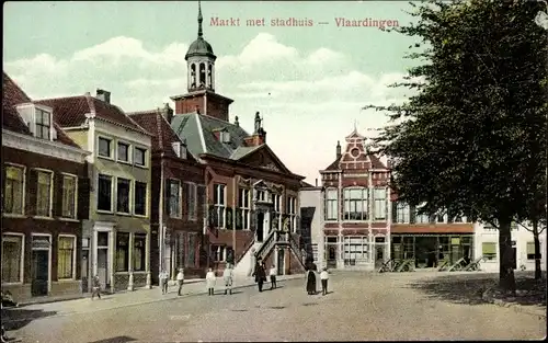 Ak Vlaardingen Südholland, Markt met stadhuis