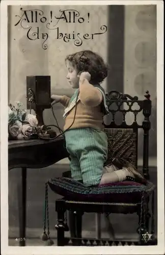 Ak Un baiser, Kind beim Telefonieren, Telefon