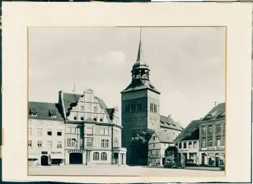 Foto Bialogard Belgard Pommern, Marktplatz, Kirche, Rathaus, Sparkasse, Geschäft Erich Dreye...