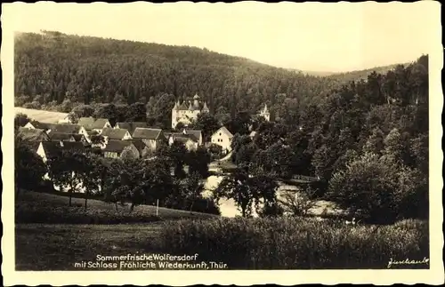 Ak Wolfersdorf in Thüringen, Sommerfrische, Blick auf den Ort mit Umgebung, Schloss